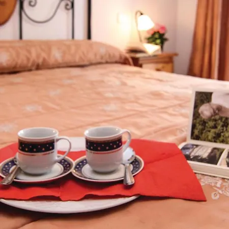 Hotel Lovely In With Wifi Nerja